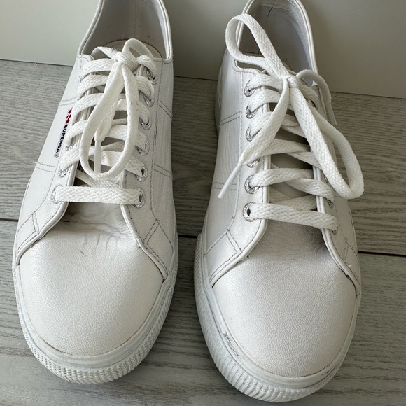 Superga Women’s size 8 White platform Sneakers - Picture 2 of 6